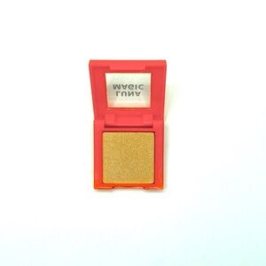 Luna Magic Powder Highlighter in Tulum